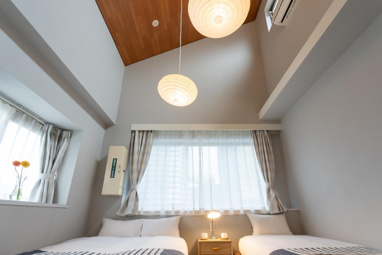 Playsis East 3*