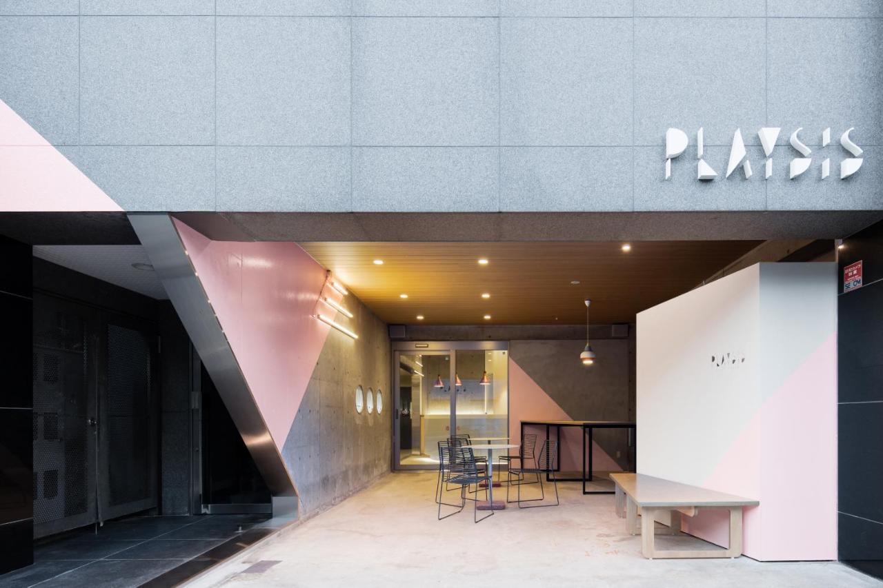 Playsis East