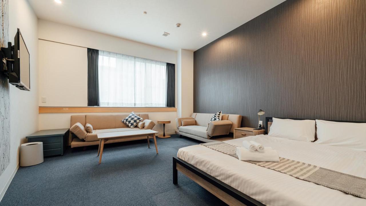 Playsis East 3*